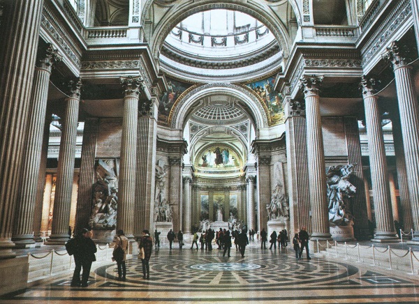 Пантеонът е архитектурно чудо и паметник на велики личности във френската култура. 34_panteon.jpg