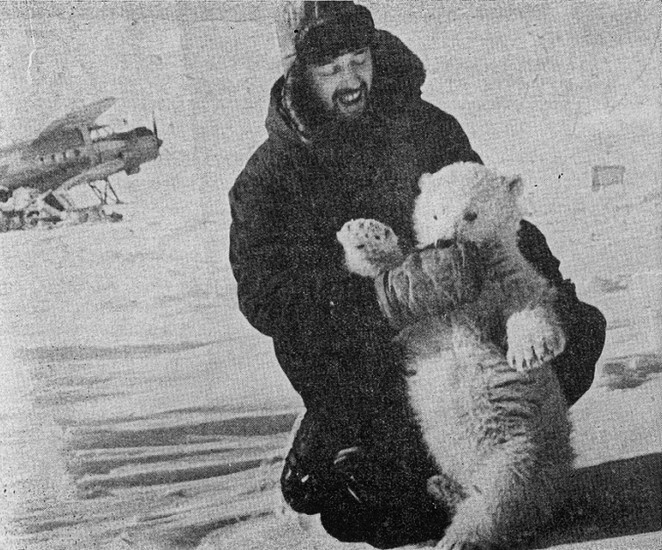 Доктор Горбунов преглежда Маша karaslavov_9.jpg